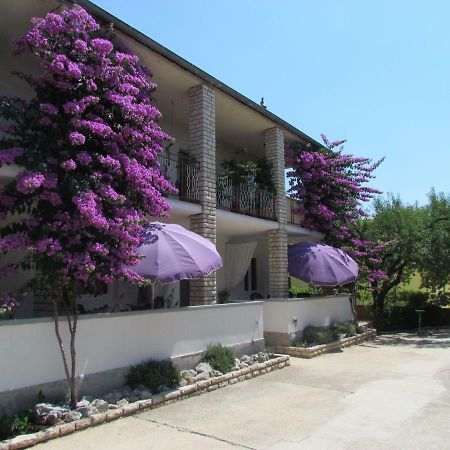 Apartments Pipi Pakoštane Exterior foto